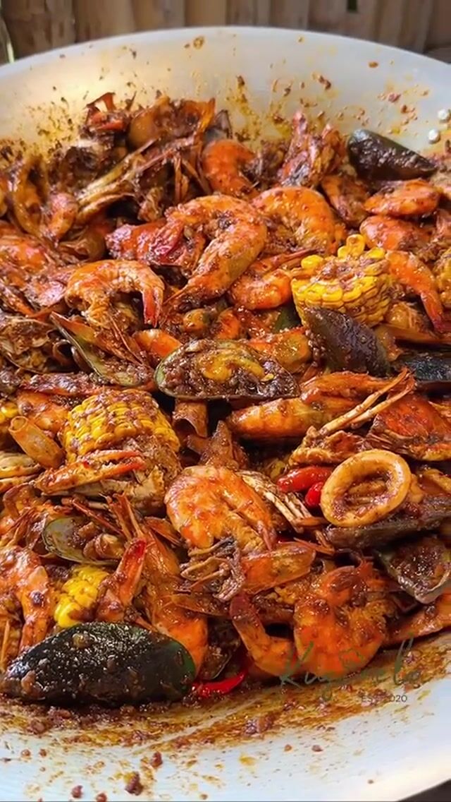 Easy Buttered Seafood Boil: Best Shrimp & Mussels Recipe